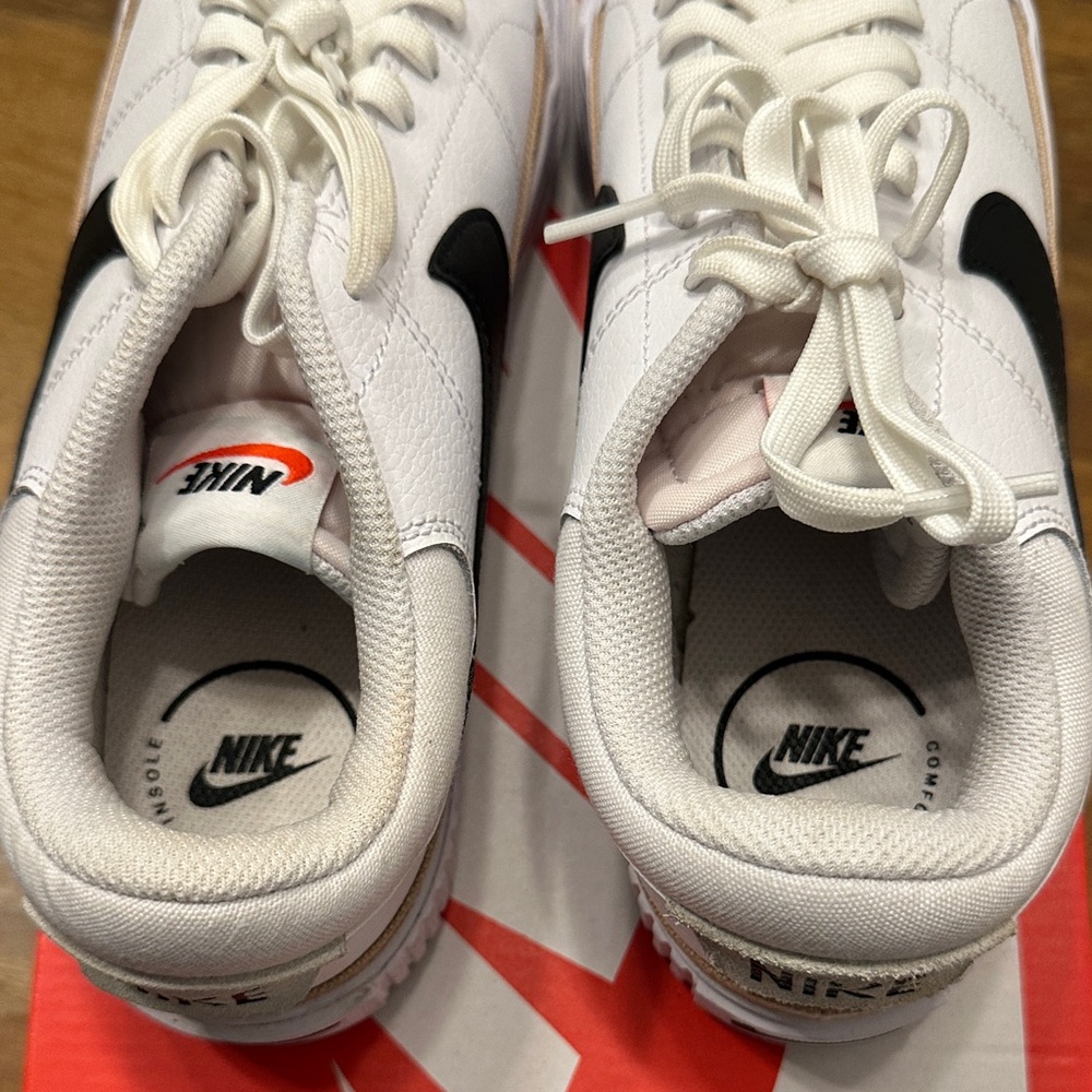 Nike White Leather Sneakers with Black Swoosh - Picture 5 of 7